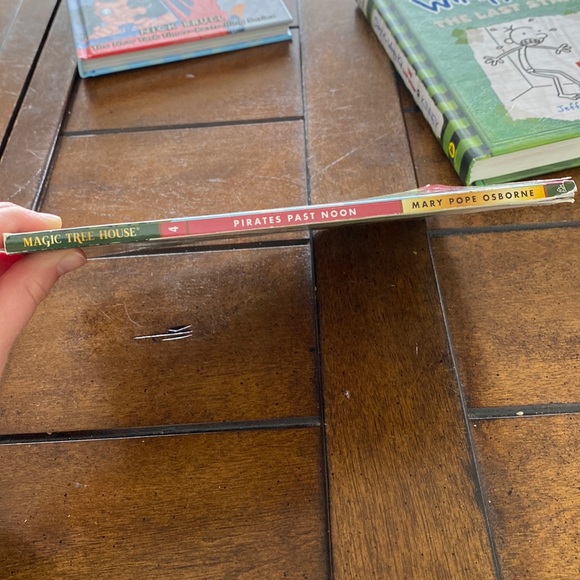 Magic treehouse, pirates past noon - Picture 3 of 3